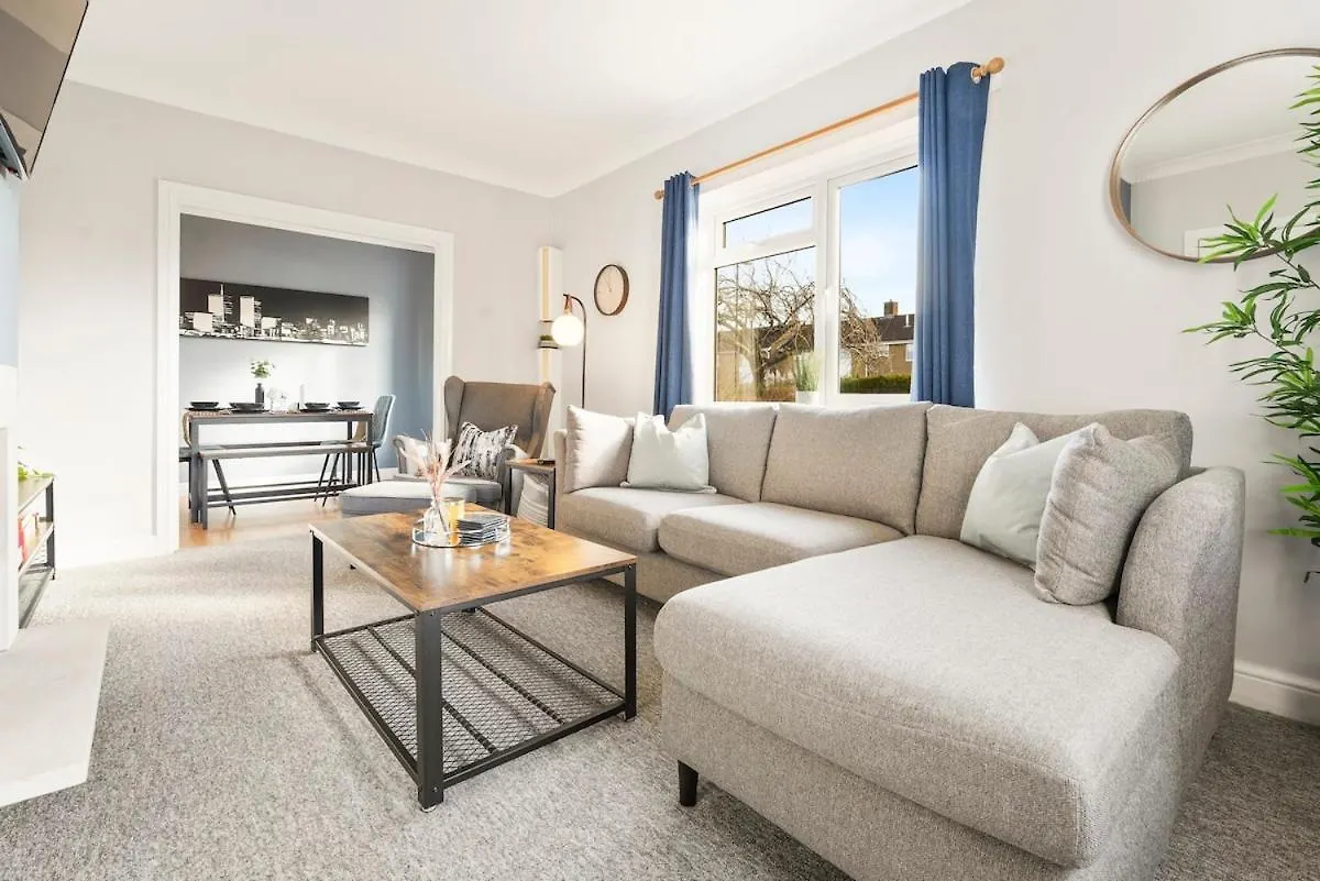 Moonlit Bloom Apartment Bournemouth